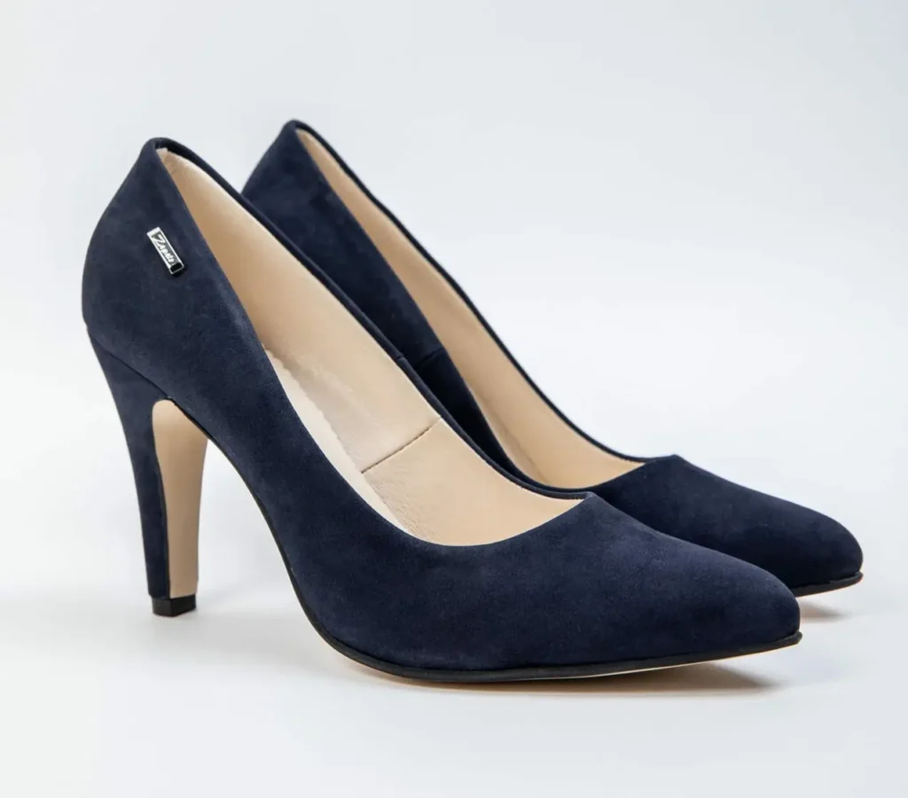 modne szpilki skórzane